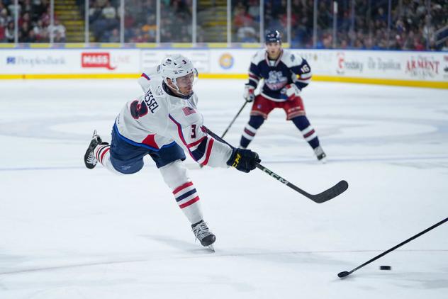 Springfield Thunderbirds defenseman Matthew Kessel