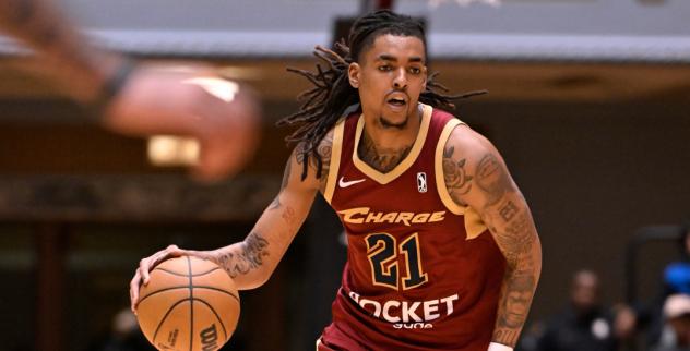 Cleveland Charge's Emoni Bates in action