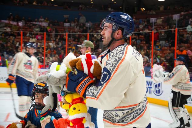 Greenville Swamp Rabbits on Teddy Bear Toss Night