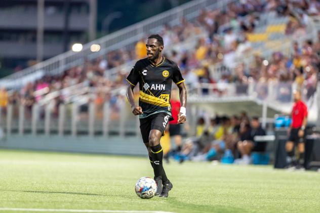 Pittsburgh Riverhounds SC midfielder/wing back Junior Etou