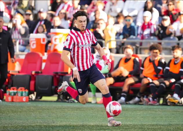 Atlético Ottawa striker Samuel Salter