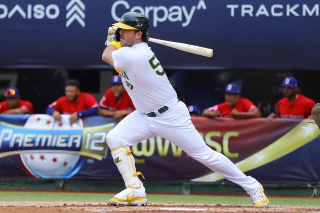 Rixon Wingrove at bat