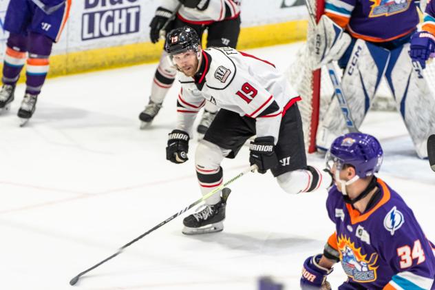 Adirondack Thunder forward T.J. Friedmann vs. the Orlando Solar Bears