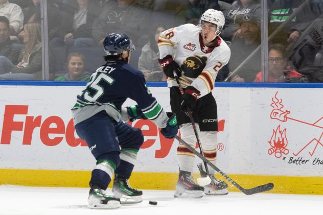 Vancouver Giants left wing Torretto Marrelli (right)