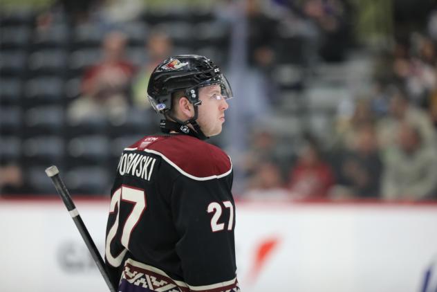 Tucson Roadrunners right wing Austin Poganski