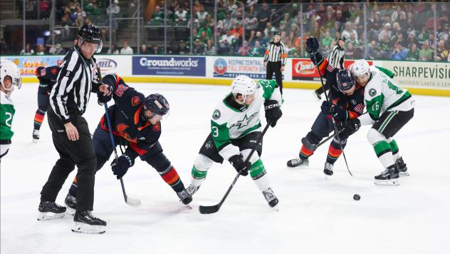Texas Stars battle the Coachella Firebirds