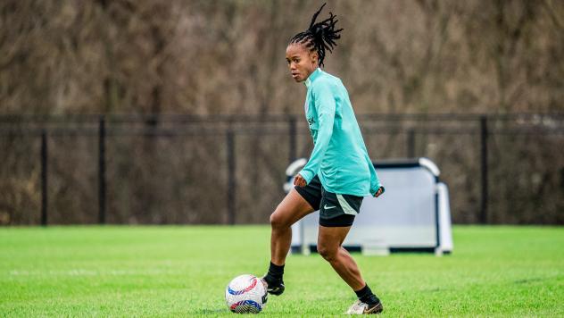 Racing Louisville FC midfielder Linda Motlhalo