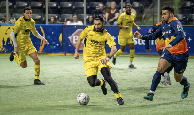 Milwaukee Wave battle the Tacoma Stars