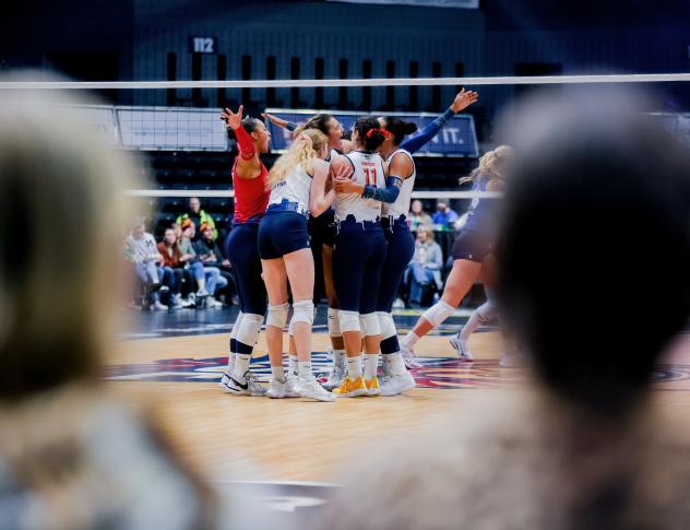 Grand Rapids Rise huddle after a big point