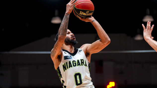Niagara River Lions guard Jahvon Blair