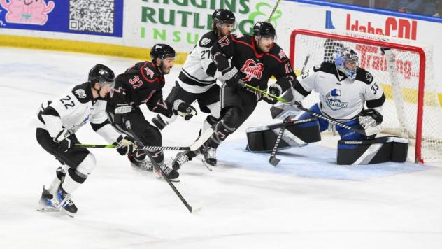 Wichita Thunder's Michal Stínil, Nolan Kneen, and Trevor Gorsuch battle Idaho Steelheads' Ryan Foss and Ty Pelton-Byce