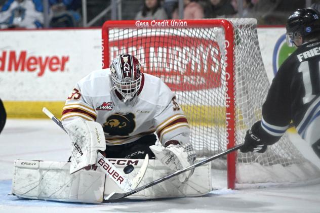 Vancouver Giants goaltender Burke Hood