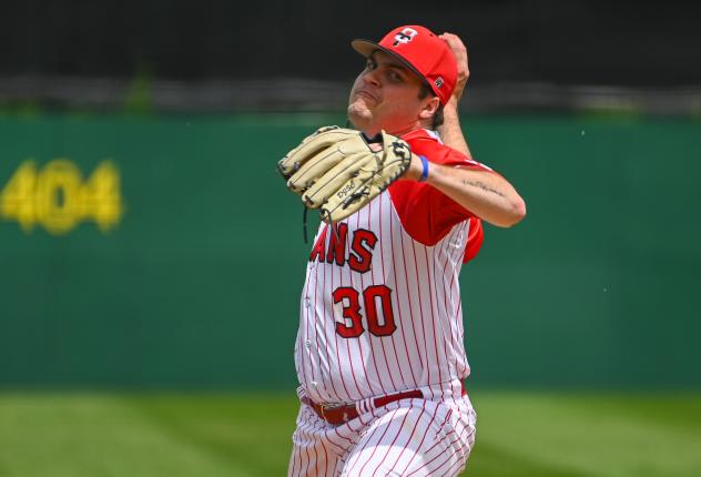 Ottawa Titans pitcher Shane Gray