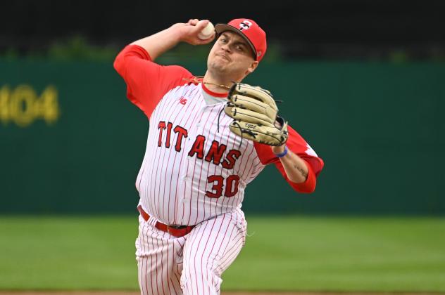 Ottawa Titans pitcher Shane Gray