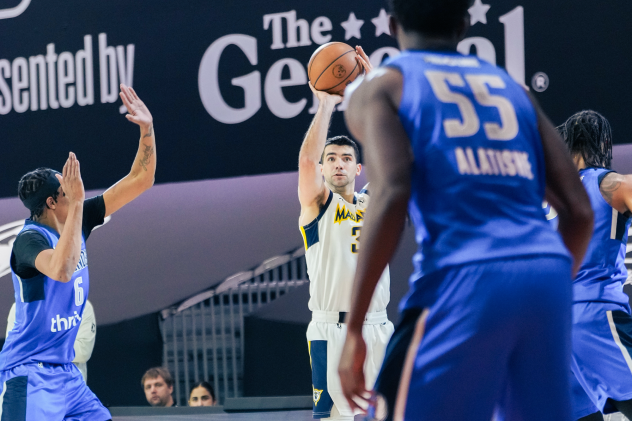 Dakota Mathias puts up a shot for the Indiana Mad Ants