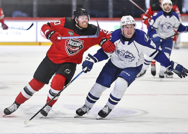 Syracuse Crunch battle the Utica Comets