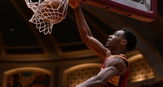 Cleveland Charge's Warith Alatishe in action
