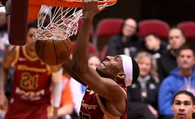Cleveland Charge's Nae'Qwan Tomlin in action