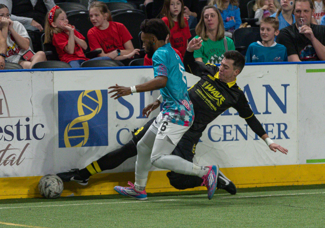 St. Louis Ambush midfielder Riley Urie eyes the ball against the Milwaukee Wave