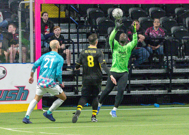 St. Louis Ambush defender Raphael Araujo watches a shot against the Milwaukee Wave