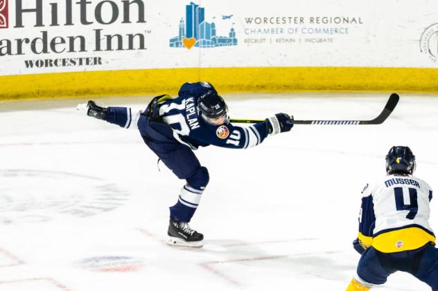Worcester Railers forward Jordan Kaplan