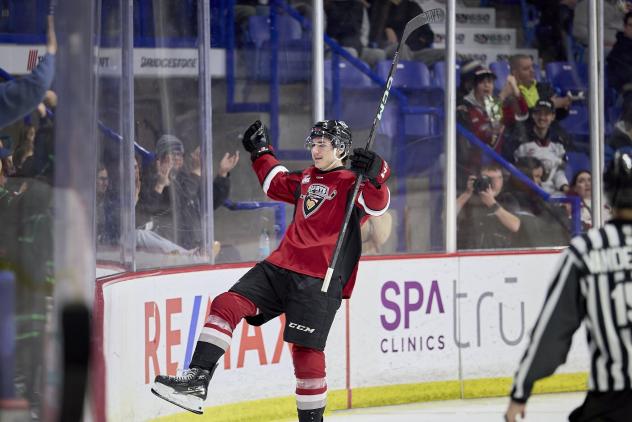 Vancouver Giants play to the crowd