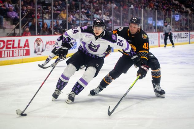 Adirondack Thunder's Josh Filmon versus Indy Fuel's Max Coyle