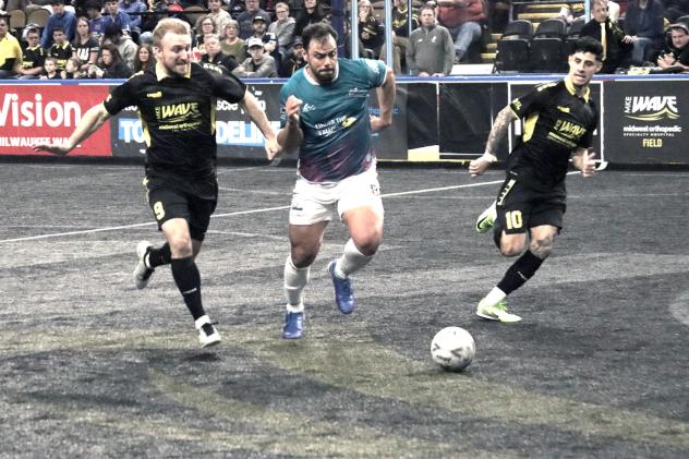 St. Louis Ambush eye a loose ball vs. the Milwaukee Wave