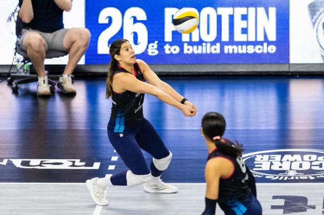 Omaha Supernovas setter Natalia Valentin-Anderson