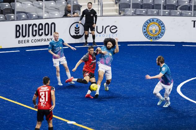 St. Louis Ambush battle for possession against the Chihuahua Savage