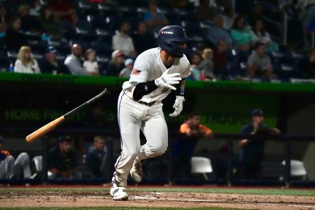 Pensacola Blue Wahoos catcher Joe Mack