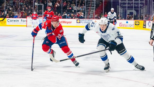 Victoria Royals defenceman Nate Misskey (right)
