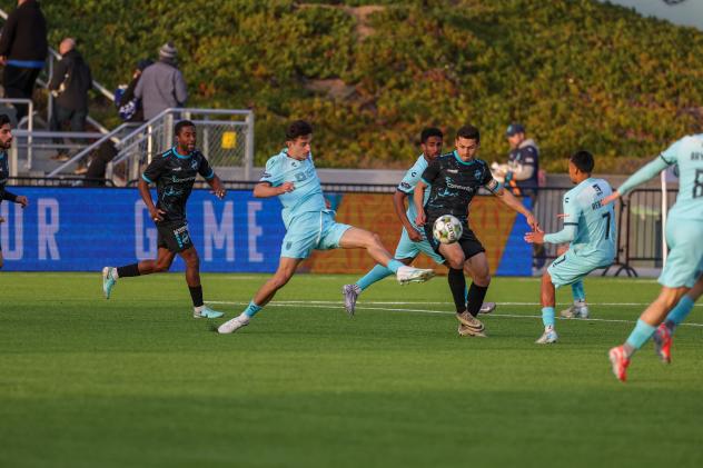 Colorado Springs Switchbacks battle Monterey Bay FC