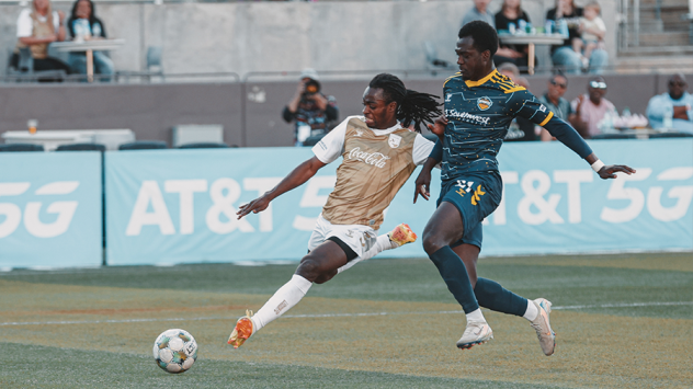 Ronaldo Damus of Birmingham Legion FC against the El Paso Locomotive