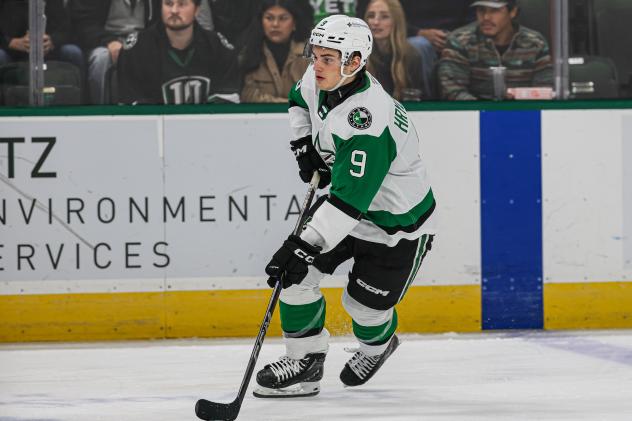 Texas Stars forward Justin Hryckowian