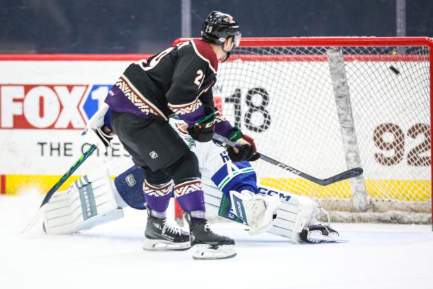 Tucson Roadrunners center Andrew Agozzino