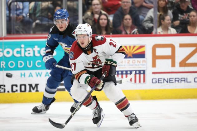 Tucson Roadrunners right wing Austin Poganski