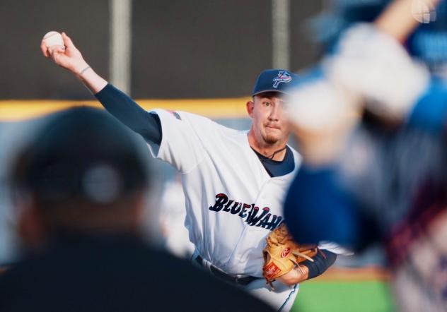 Pensacola Blue Wahoos on the mound