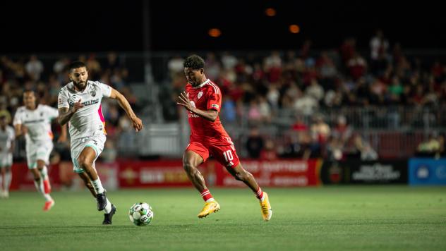 San Antonio FC's Sebastian Osorio versus Phoenix Rising FC's Hope Avayevu