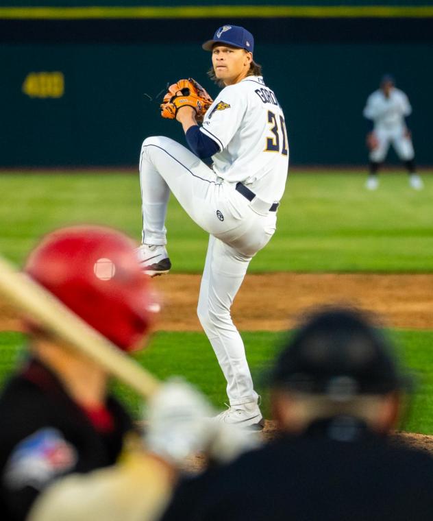 Tri-City Dust Devils pitcher Austin Gordon