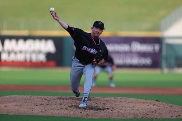 Pensacola Blue Wahoos pitcher Parker Freedman