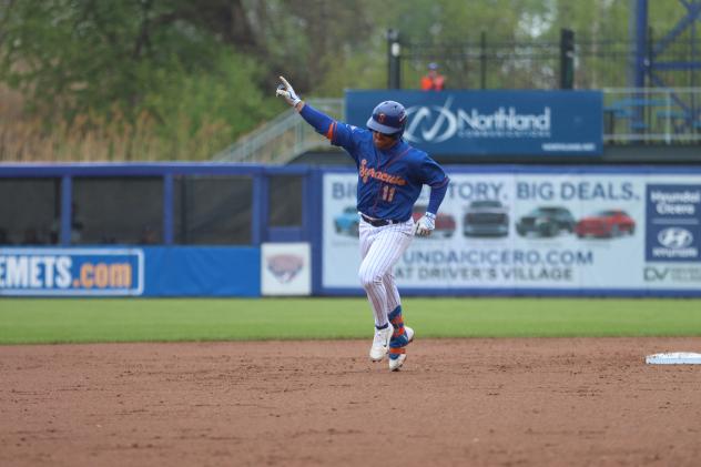 Donovan Walton of the Syracuse Mets rounds the bases