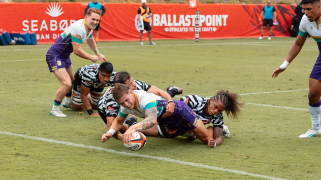 NOLA Gold dives for a try against the San Diego Legion