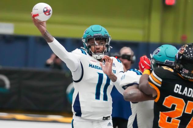 Massachusetts Pirates quarterback Kenji Bahar