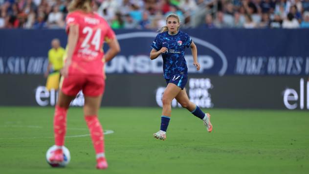 San Diego Wave FC midfielder Kimmi Ascanio