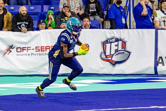 Massachusetts Pirates wide receiver Teo Redding