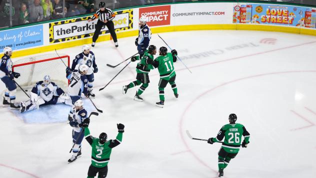 Texas Stars react after a goal against the Milwaukee Admirals