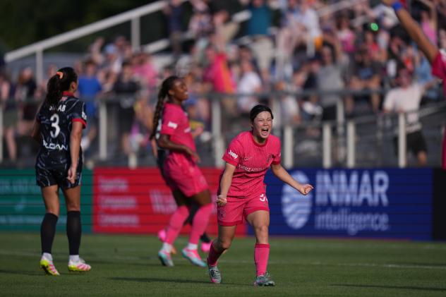 Manaka Matsukubo of the North Carolina Courage celebrates