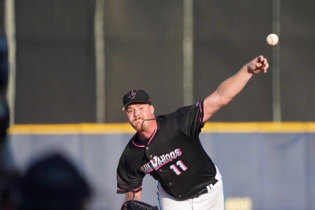 Pensacola Blue Wahoos pitcher Dax Fulton