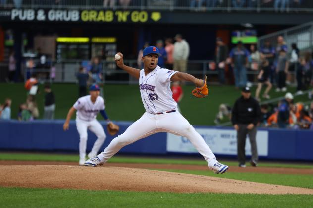 Syracuse Mets' Joander Suarez on the mound